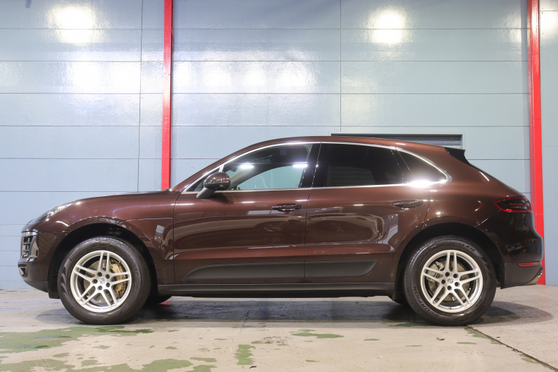 ポルシェ マカン S　MY17 ｴﾝﾄﾘｰﾄﾞﾗｲﾌﾞ 本革ｼｰﾄ(ｱｹﾞｰﾄｸﾞﾚｰ) PCMﾅﾋﾞ 14wayﾒﾓﾘｰ付電動ｼｰﾄ ﾚｰﾝﾃﾞｨﾊﾟｰﾁｬｳｫｰﾆﾝｸﾞ ｽﾎﾟｰﾂﾃｰﾙﾊﾟｲﾌﾟ ﾋﾟｱﾉﾌｨﾆｯｼｭﾌﾞﾗｯｸｲﾝﾃﾘｱ 18ｲﾝﾁﾏｶﾝSﾃﾞｻﾞｲﾝAW　2年保証