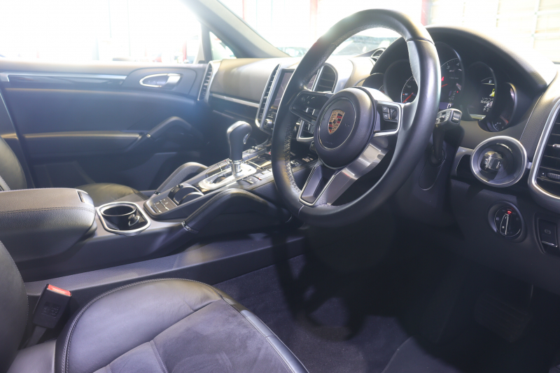 ポルシェ カイエン ﾌﾟﾗﾁﾅｴﾃﾞｨｼｮﾝ　特別仕様車 後期ﾓﾃﾞﾙ MY17 ｱﾙｶﾝﾀｰﾗｺﾝﾋﾞｼｰﾄ(ﾌﾞﾗｯｸ) PCMﾅﾋﾞ BOSEｻｳﾝﾄﾞ CarPlay PDLS付ｷｾﾉﾝﾍｯﾄﾞﾗｲﾄ ﾊｲｸﾞﾛｽﾌﾞﾗｯｸｲﾝﾃﾘｱ 19ｲﾝﾁｶｲｴﾝﾀｰﾎﾞｱﾙﾐ　2年保証