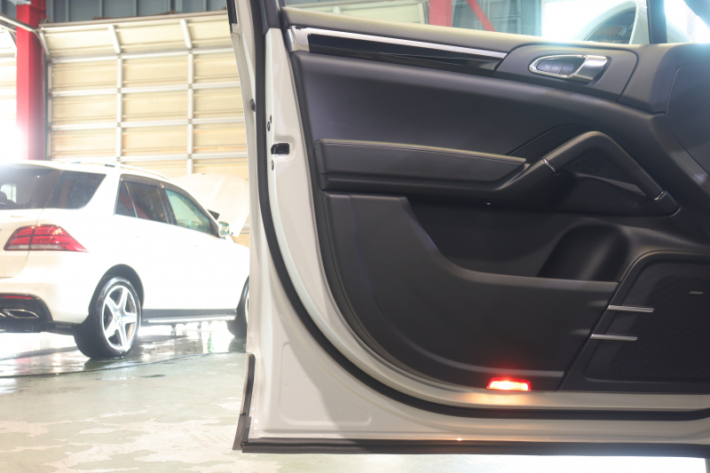 ポルシェ カイエン ﾌﾟﾗﾁﾅｴﾃﾞｨｼｮﾝ　特別仕様車 後期ﾓﾃﾞﾙ MY17 ｱﾙｶﾝﾀｰﾗｺﾝﾋﾞｼｰﾄ(ﾌﾞﾗｯｸ) PCMﾅﾋﾞ BOSEｻｳﾝﾄﾞ CarPlay PDLS付ｷｾﾉﾝﾍｯﾄﾞﾗｲﾄ ﾊｲｸﾞﾛｽﾌﾞﾗｯｸｲﾝﾃﾘｱ 19ｲﾝﾁｶｲｴﾝﾀｰﾎﾞｱﾙﾐ　2年保証