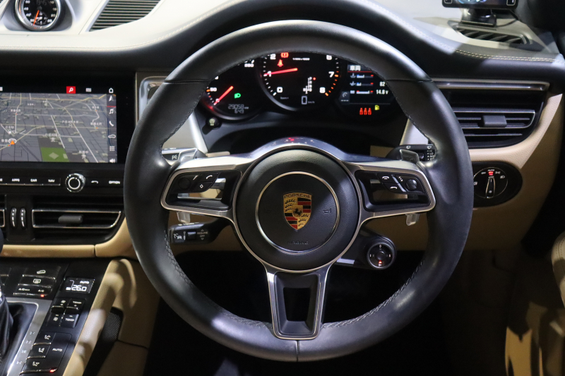 ポルシェ マカン ｽﾎﾟｰﾂｸﾛﾉP　後期ﾓﾃﾞﾙ PASM ｱｸﾃｨﾌﾞｸﾙｺﾝ ﾂｰﾄｰﾝﾚｻﾞｰｲﾝﾃﾘｱ(黒/ﾍﾞｰｼﾞｭ) 10.9ｲﾝﾁPCMﾅﾋﾞ CarPlay 14way電動ｼｰﾄ ﾚｰﾝﾁｪﾝｼﾞｱｼｽﾄ LEDﾍｯﾄﾞﾗｲﾄ ｴﾝﾄﾘｰﾄﾞﾗｲﾌﾞ ｼｰﾄﾋｰﾀｰ 360ｶﾒﾗ 18ｲﾝﾁﾏｶﾝSﾃﾞｻﾞｲﾝAW　2年保証