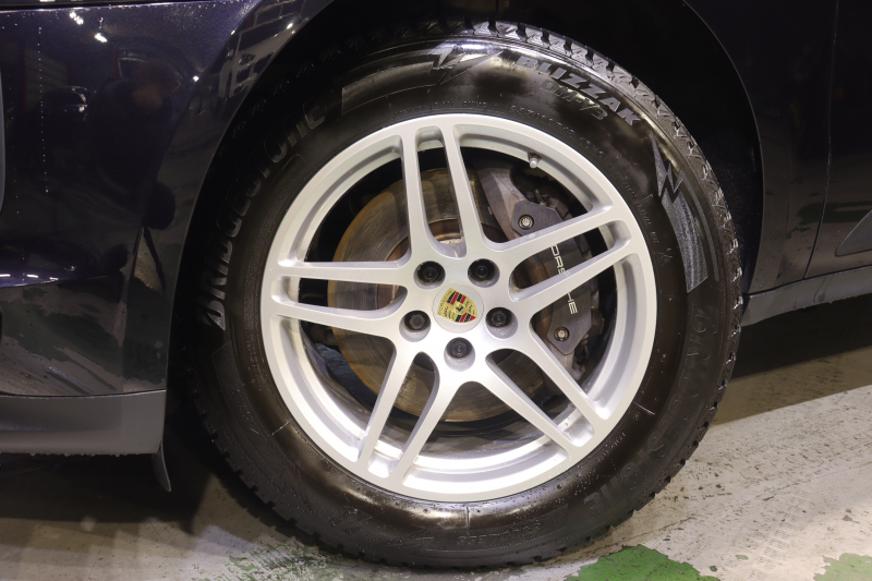 ポルシェ マカン ｽﾎﾟｰﾂｸﾛﾉP　後期ﾓﾃﾞﾙ PASM ｱｸﾃｨﾌﾞｸﾙｺﾝ ﾂｰﾄｰﾝﾚｻﾞｰｲﾝﾃﾘｱ(黒/ﾍﾞｰｼﾞｭ) 10.9ｲﾝﾁPCMﾅﾋﾞ CarPlay 14way電動ｼｰﾄ ﾚｰﾝﾁｪﾝｼﾞｱｼｽﾄ LEDﾍｯﾄﾞﾗｲﾄ ｴﾝﾄﾘｰﾄﾞﾗｲﾌﾞ ｼｰﾄﾋｰﾀｰ 360ｶﾒﾗ 18ｲﾝﾁﾏｶﾝSﾃﾞｻﾞｲﾝAW　2年保証