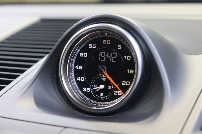 ポルシェ マカン ｽﾎﾟｰﾂｸﾛﾉP　後期ﾓﾃﾞﾙ PASM ｱｸﾃｨﾌﾞｸﾙｺﾝ ﾂｰﾄｰﾝﾚｻﾞｰｲﾝﾃﾘｱ(黒/ﾍﾞｰｼﾞｭ) 10.9ｲﾝﾁPCMﾅﾋﾞ CarPlay 14way電動ｼｰﾄ ﾚｰﾝﾁｪﾝｼﾞｱｼｽﾄ LEDﾍｯﾄﾞﾗｲﾄ ｴﾝﾄﾘｰﾄﾞﾗｲﾌﾞ ｼｰﾄﾋｰﾀｰ 360ｶﾒﾗ 18ｲﾝﾁﾏｶﾝSﾃﾞｻﾞｲﾝAW　2年保証