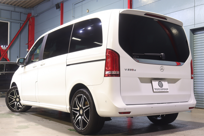 メルセデスベンツ Vクラス V220d ｽﾎﾟｰﾂ ﾚｻﾞｰP ﾚｰﾀﾞｰSP　1ｵｰﾅｰ 黒本革 8.4ｲﾝﾁﾜｲﾄﾞﾃﾞｨｽﾌﾟﾚｲ ALPINEﾌﾘｯﾌﾟﾀﾞｳﾝﾓﾆﾀｰ 360ｶﾒﾗ ｱｸﾃｨﾌﾞｸﾙｺﾝ ﾚｰﾝｷｰﾌﾟ ﾌﾞﾗｲﾝﾄﾞｽﾎﾟｯﾄ AMGｴｱﾛ　2年保証