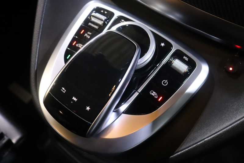 メルセデスベンツ Vクラス V220d ｽﾎﾟｰﾂ ﾚｻﾞｰP ﾚｰﾀﾞｰSP　1ｵｰﾅｰ 黒本革 8.4ｲﾝﾁﾜｲﾄﾞﾃﾞｨｽﾌﾟﾚｲ ALPINEﾌﾘｯﾌﾟﾀﾞｳﾝﾓﾆﾀｰ 360ｶﾒﾗ ｱｸﾃｨﾌﾞｸﾙｺﾝ ﾚｰﾝｷｰﾌﾟ ﾌﾞﾗｲﾝﾄﾞｽﾎﾟｯﾄ AMGｴｱﾛ　2年保証