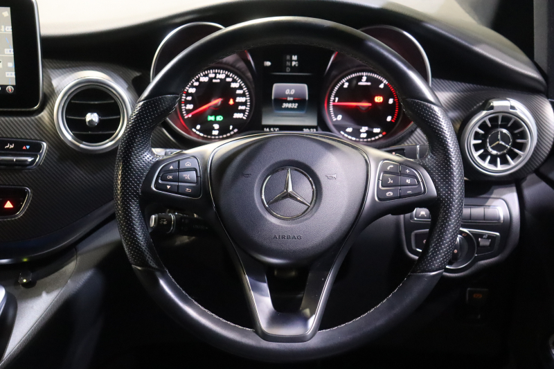 メルセデスベンツ Vクラス V220d ｽﾎﾟｰﾂ ﾚｻﾞｰP ﾚｰﾀﾞｰSP　1ｵｰﾅｰ 黒本革 8.4ｲﾝﾁﾜｲﾄﾞﾃﾞｨｽﾌﾟﾚｲ ALPINEﾌﾘｯﾌﾟﾀﾞｳﾝﾓﾆﾀｰ 360ｶﾒﾗ ｱｸﾃｨﾌﾞｸﾙｺﾝ ﾚｰﾝｷｰﾌﾟ ﾌﾞﾗｲﾝﾄﾞｽﾎﾟｯﾄ AMGｴｱﾛ　2年保証