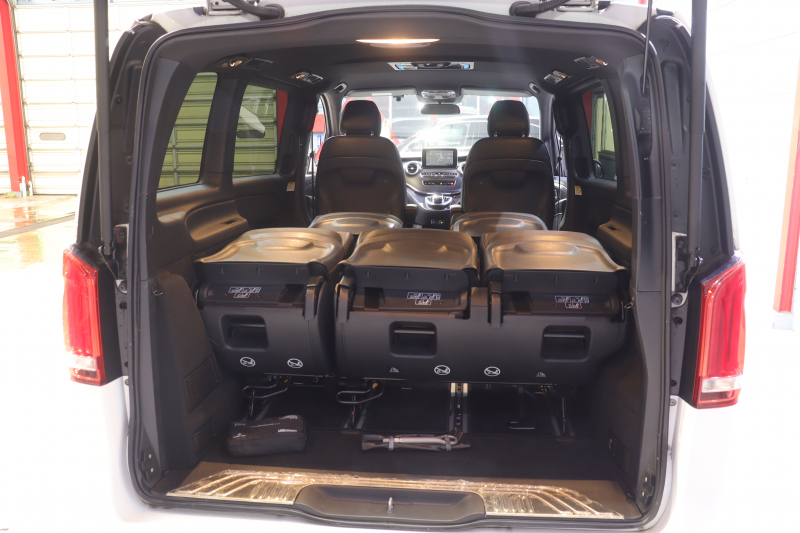 メルセデスベンツ Vクラス V220d ｽﾎﾟｰﾂ ﾚｻﾞｰP ﾚｰﾀﾞｰSP　1ｵｰﾅｰ 黒本革 8.4ｲﾝﾁﾜｲﾄﾞﾃﾞｨｽﾌﾟﾚｲ ALPINEﾌﾘｯﾌﾟﾀﾞｳﾝﾓﾆﾀｰ 360ｶﾒﾗ ｱｸﾃｨﾌﾞｸﾙｺﾝ ﾚｰﾝｷｰﾌﾟ ﾌﾞﾗｲﾝﾄﾞｽﾎﾟｯﾄ AMGｴｱﾛ　2年保証