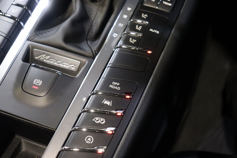 ポルシェ マカン GTS ｽﾎﾟｰﾂｸﾛﾉP　1ｵｰﾅｰ PASM ｴﾝﾄﾘｰﾄﾞﾗｲﾌﾞ 黒本革 ﾊﾟﾉﾗﾏｻﾝﾙｰﾌ PCMﾅﾋﾞ ｽﾎﾟｰﾂｴｸﾞｿﾞｰｽﾄ ﾚｰﾝﾃﾞｨﾊﾟｰﾁｬｳｫｰﾆﾝｸﾞ ｽﾎﾟｰﾂ+ﾓｰﾄﾞ ｸﾛﾉﾒｰﾀｰ ﾊｰﾏﾝﾌﾛﾝﾄｽﾎﾟｲﾗｰ 21ｲﾝﾁ911ﾀｰﾎﾞAW 　2年保証