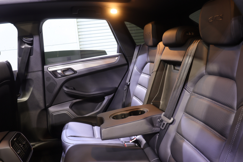 ポルシェ マカン GTS ｽﾎﾟｰﾂｸﾛﾉP　1ｵｰﾅｰ PASM ｴﾝﾄﾘｰﾄﾞﾗｲﾌﾞ 黒本革 ﾊﾟﾉﾗﾏｻﾝﾙｰﾌ PCMﾅﾋﾞ ｽﾎﾟｰﾂｴｸﾞｿﾞｰｽﾄ ﾚｰﾝﾃﾞｨﾊﾟｰﾁｬｳｫｰﾆﾝｸﾞ ｽﾎﾟｰﾂ+ﾓｰﾄﾞ ｸﾛﾉﾒｰﾀｰ ﾊｰﾏﾝﾌﾛﾝﾄｽﾎﾟｲﾗｰ 21ｲﾝﾁ911ﾀｰﾎﾞAW 　2年保証