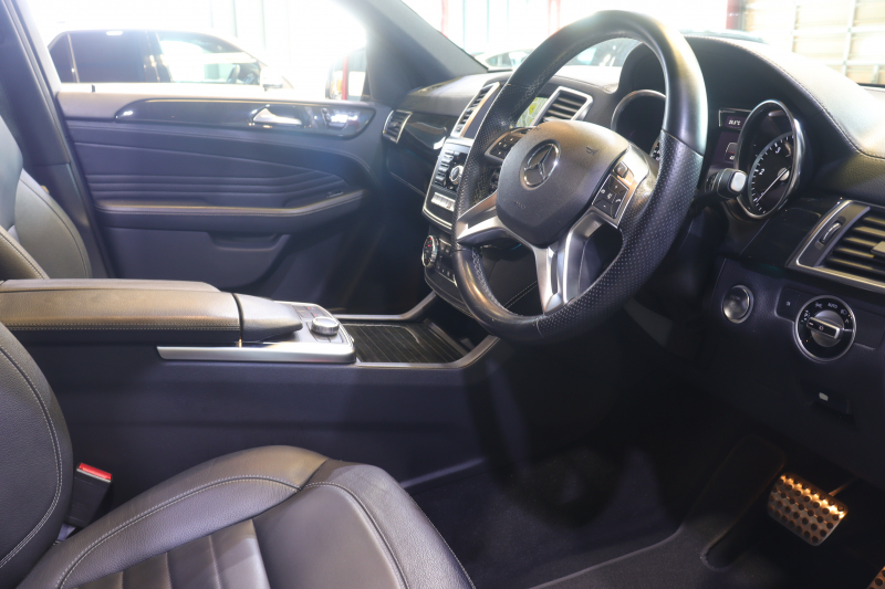 メルセデスベンツ Mクラス ML350 BlueTEC 4MATIC AMGｴｸｽｸﾙｰｼﾌﾞP ﾚｰﾀﾞｰSP　ｷｰﾚｽｺﾞｰ 黒ﾅｯﾊﾟﾚｻﾞｰ ﾊﾟﾉﾗﾏｻﾝﾙｰﾌ 7ｲﾝﾁﾜｲﾄﾞﾅﾋﾞ ｱｸﾃｨﾌﾞｸﾙｺﾝ ﾚｰﾝｷｰﾌﾟ 360ｶﾒﾗ AMGｴｱﾛ&20ｲﾝﾁAW 　2年保証