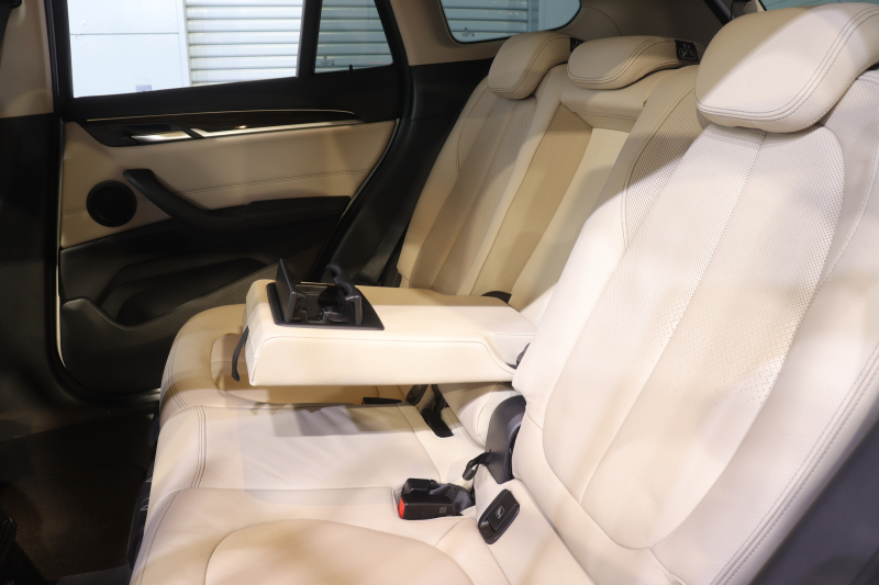 BMW X1 xDrive 18d Xﾗｲﾝ ﾊｲﾗｲﾝ&ｺﾝﾌｫｰﾄP ｱﾄﾞﾊﾞﾝｽﾄﾞｱｸﾃｨﾌﾞSP　中期 1ｵｰﾅｰ ﾀﾞｺﾀﾚｻﾞｰ(ｵｲｽﾀｰ) 第6世代iDriveﾅﾋﾞ ｱｸﾃｨﾌﾞｸﾙｺﾝ ﾍｯﾄﾞｱｯﾌﾟﾃﾞｨｽﾌﾟﾚｲ ｽﾗｲﾃﾞｨﾝｸﾞﾘﾔｼｰﾄ LEDﾍｯﾄﾞﾗｲﾄ 専用ｴｸｽﾃﾘｱ&18ｲﾝﾁｱﾙﾐ　2年保証