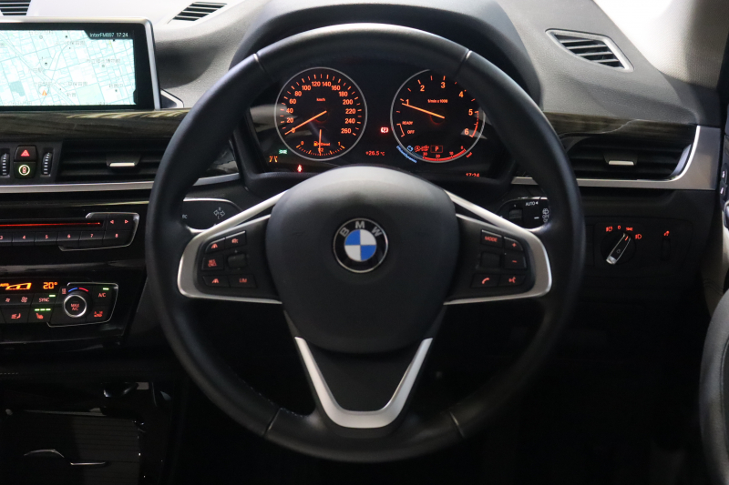 BMW X1 xDrive 18d Xﾗｲﾝ ﾊｲﾗｲﾝ&ｺﾝﾌｫｰﾄP ｱﾄﾞﾊﾞﾝｽﾄﾞｱｸﾃｨﾌﾞSP　中期 1ｵｰﾅｰ ﾀﾞｺﾀﾚｻﾞｰ(ｵｲｽﾀｰ) 第6世代iDriveﾅﾋﾞ ｱｸﾃｨﾌﾞｸﾙｺﾝ ﾍｯﾄﾞｱｯﾌﾟﾃﾞｨｽﾌﾟﾚｲ ｽﾗｲﾃﾞｨﾝｸﾞﾘﾔｼｰﾄ LEDﾍｯﾄﾞﾗｲﾄ 専用ｴｸｽﾃﾘｱ&18ｲﾝﾁｱﾙﾐ　2年保証