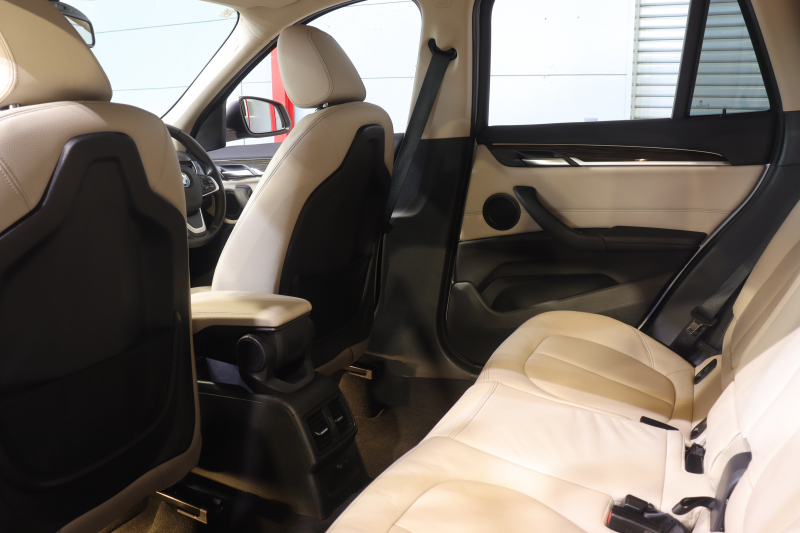 BMW X1 xDrive 18d Xﾗｲﾝ ﾊｲﾗｲﾝ&ｺﾝﾌｫｰﾄP ｱﾄﾞﾊﾞﾝｽﾄﾞｱｸﾃｨﾌﾞSP　中期 1ｵｰﾅｰ ﾀﾞｺﾀﾚｻﾞｰ(ｵｲｽﾀｰ) 第6世代iDriveﾅﾋﾞ ｱｸﾃｨﾌﾞｸﾙｺﾝ ﾍｯﾄﾞｱｯﾌﾟﾃﾞｨｽﾌﾟﾚｲ ｽﾗｲﾃﾞｨﾝｸﾞﾘﾔｼｰﾄ LEDﾍｯﾄﾞﾗｲﾄ 専用ｴｸｽﾃﾘｱ&18ｲﾝﾁｱﾙﾐ　2年保証