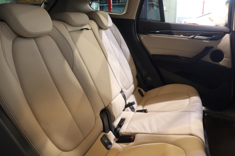 BMW X1 xDrive 18d Xﾗｲﾝ ﾊｲﾗｲﾝ&ｺﾝﾌｫｰﾄP ｱﾄﾞﾊﾞﾝｽﾄﾞｱｸﾃｨﾌﾞSP　中期 1ｵｰﾅｰ ﾀﾞｺﾀﾚｻﾞｰ(ｵｲｽﾀｰ) 第6世代iDriveﾅﾋﾞ ｱｸﾃｨﾌﾞｸﾙｺﾝ ﾍｯﾄﾞｱｯﾌﾟﾃﾞｨｽﾌﾟﾚｲ ｽﾗｲﾃﾞｨﾝｸﾞﾘﾔｼｰﾄ LEDﾍｯﾄﾞﾗｲﾄ 専用ｴｸｽﾃﾘｱ&18ｲﾝﾁｱﾙﾐ　2年保証