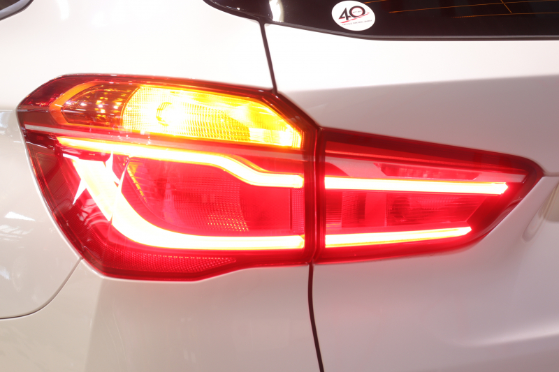 BMW X1 xDrive 18d Xﾗｲﾝ ﾊｲﾗｲﾝ&ｺﾝﾌｫｰﾄP ｱﾄﾞﾊﾞﾝｽﾄﾞｱｸﾃｨﾌﾞSP　中期 1ｵｰﾅｰ ﾀﾞｺﾀﾚｻﾞｰ(ｵｲｽﾀｰ) 第6世代iDriveﾅﾋﾞ ｱｸﾃｨﾌﾞｸﾙｺﾝ ﾍｯﾄﾞｱｯﾌﾟﾃﾞｨｽﾌﾟﾚｲ ｽﾗｲﾃﾞｨﾝｸﾞﾘﾔｼｰﾄ LEDﾍｯﾄﾞﾗｲﾄ 専用ｴｸｽﾃﾘｱ&18ｲﾝﾁｱﾙﾐ　2年保証