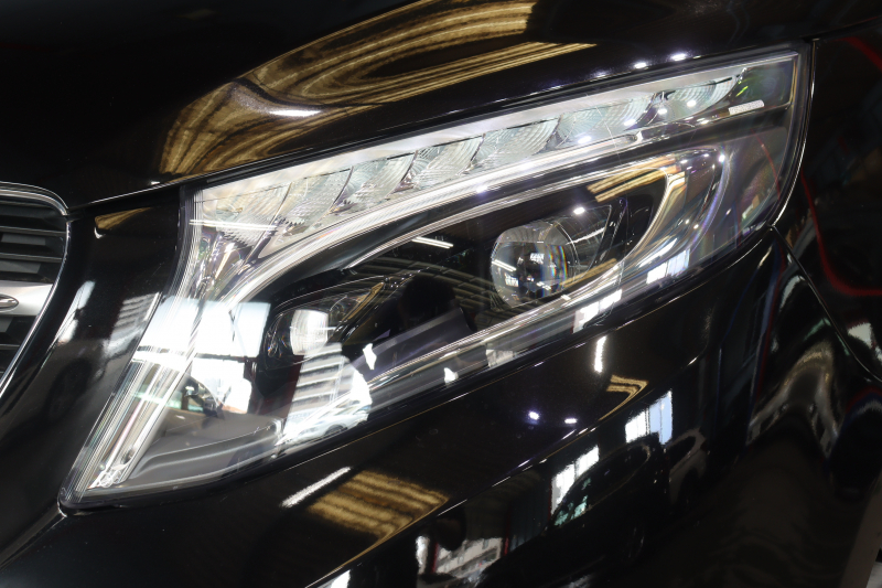 メルセデスベンツ Vクラス V220d ﾚｰﾀﾞｰSP　ｱｸﾃｨﾌﾞｸﾙｺﾝ ﾚｰﾝｷｰﾌﾟ ﾌﾞﾗｲﾝﾄﾞｽﾎﾟｯﾄｱｼｽﾄ 黒ﾌｧﾌﾞﾘｯｸｼｰﾄ ｼｰﾄﾋｰﾀｰ ﾒﾓﾘｰ機能 ﾊﾟﾜｰｼｰﾄ 8.4ｲﾝﾁﾜｲﾄﾞﾅﾋﾞ 360ｶﾒﾗ LEDﾍｯﾄﾞﾗｲﾄ 17ｲﾝﾁAW　2年保証