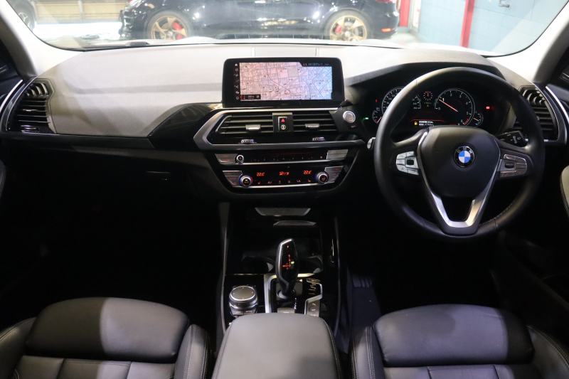 BMW X3 xDrive 20d Xﾗｲﾝ ｾﾚｸﾄP　ﾄﾞﾗｲﾋﾞﾝｸﾞｱｼｽﾄﾌﾟﾗｽ 黒本革 ﾊﾟﾉﾗﾏｻﾝﾙｰﾌ 第6世代iDriveﾅﾋﾞ harman/kardonｻｳﾝﾄﾞ 360ｶﾒﾗ ｺﾝﾌｫｰﾄｱｸｾｽ ｱﾀﾞﾌﾟﾃｨﾌﾞLED 専用ｴｸｽﾃﾘｱ 19ｲﾝﾁYｽﾎﾟｰｸAW　2年保証