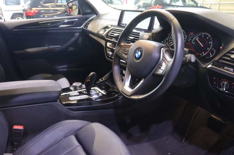 BMW X3 xDrive 20d Xﾗｲﾝ ｾﾚｸﾄP　ﾄﾞﾗｲﾋﾞﾝｸﾞｱｼｽﾄﾌﾟﾗｽ 黒本革 ﾊﾟﾉﾗﾏｻﾝﾙｰﾌ 第6世代iDriveﾅﾋﾞ harman/kardonｻｳﾝﾄﾞ 360ｶﾒﾗ ｺﾝﾌｫｰﾄｱｸｾｽ ｱﾀﾞﾌﾟﾃｨﾌﾞLED 専用ｴｸｽﾃﾘｱ 19ｲﾝﾁYｽﾎﾟｰｸAW　2年保証