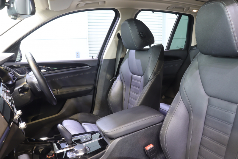 BMW X3 xDrive 20d Xﾗｲﾝ ｾﾚｸﾄP　ﾄﾞﾗｲﾋﾞﾝｸﾞｱｼｽﾄﾌﾟﾗｽ 黒本革 ﾊﾟﾉﾗﾏｻﾝﾙｰﾌ 第6世代iDriveﾅﾋﾞ harman/kardonｻｳﾝﾄﾞ 360ｶﾒﾗ ｺﾝﾌｫｰﾄｱｸｾｽ ｱﾀﾞﾌﾟﾃｨﾌﾞLED 専用ｴｸｽﾃﾘｱ 19ｲﾝﾁYｽﾎﾟｰｸAW　2年保証