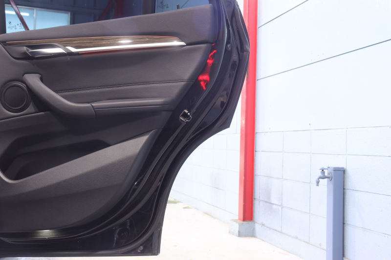 BMW X1 xDrive 18d Xﾗｲﾝ ﾊｲﾗｲﾝ&ｺﾝﾌｫｰﾄP ｱﾄﾞﾊﾞﾝｽﾄﾞｱｸﾃｨﾌﾞSP　中期 ﾀﾞｺﾀﾚｻﾞｰ(ﾌﾞﾗｯｸ) 第6世代iDriveﾅﾋ ｱｸﾃｨﾌﾞｸﾙｺﾝ ﾍｯﾄﾞｱｯﾌﾟﾃﾞｨｽﾌﾟﾚｲ ｽﾗｲﾃﾞｨﾝｸﾞﾘﾔｼｰﾄ LEDﾍｯﾄﾞﾗｲﾄ 専用ｴｸｽﾃﾘｱ&OP19ｲﾝﾁｱﾙﾐ　2年保証