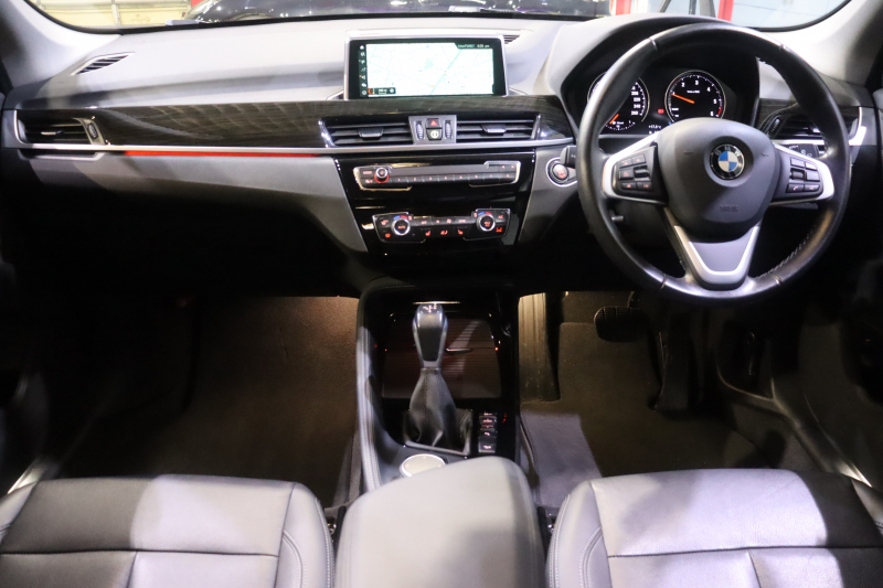 BMW X1 xDrive 18d Xﾗｲﾝ ﾊｲﾗｲﾝ&ｺﾝﾌｫｰﾄP ｱﾄﾞﾊﾞﾝｽﾄﾞｱｸﾃｨﾌﾞSP　中期 ﾀﾞｺﾀﾚｻﾞｰ(ﾌﾞﾗｯｸ) 第6世代iDriveﾅﾋ ｱｸﾃｨﾌﾞｸﾙｺﾝ ﾍｯﾄﾞｱｯﾌﾟﾃﾞｨｽﾌﾟﾚｲ ｽﾗｲﾃﾞｨﾝｸﾞﾘﾔｼｰﾄ LEDﾍｯﾄﾞﾗｲﾄ 専用ｴｸｽﾃﾘｱ&OP19ｲﾝﾁｱﾙﾐ　2年保証