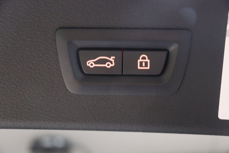 BMW X1 xDrive 18d Xﾗｲﾝ ﾊｲﾗｲﾝ&ｺﾝﾌｫｰﾄP ｱﾄﾞﾊﾞﾝｽﾄﾞｱｸﾃｨﾌﾞSP　中期 ﾀﾞｺﾀﾚｻﾞｰ(ﾓｶ) 第6世代iDriveﾅﾋ ｱｸﾃｨﾌﾞｸﾙｺﾝ ﾍｯﾄﾞｱｯﾌﾟﾃﾞｨｽﾌﾟﾚｲ ｽﾗｲﾃﾞｨﾝｸﾞﾘﾔｼｰﾄ LEDﾍｯﾄﾞﾗｲﾄ 専用ｴｸｽﾃﾘｱ&OP19ｲﾝﾁｱﾙﾐ　2年保証