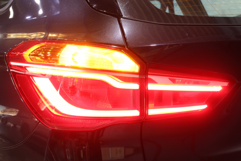 BMW X1 xDrive 18d Xﾗｲﾝ ﾊｲﾗｲﾝ&ｺﾝﾌｫｰﾄP ｱﾄﾞﾊﾞﾝｽﾄﾞｱｸﾃｨﾌﾞSP　中期 ﾀﾞｺﾀﾚｻﾞｰ(ﾓｶ) 第6世代iDriveﾅﾋ ｱｸﾃｨﾌﾞｸﾙｺﾝ ﾍｯﾄﾞｱｯﾌﾟﾃﾞｨｽﾌﾟﾚｲ ｽﾗｲﾃﾞｨﾝｸﾞﾘﾔｼｰﾄ LEDﾍｯﾄﾞﾗｲﾄ 専用ｴｸｽﾃﾘｱ&OP19ｲﾝﾁｱﾙﾐ　2年保証