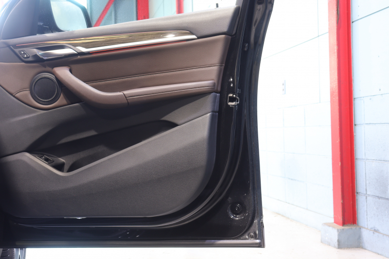 BMW X1 xDrive 18d Xﾗｲﾝ ﾊｲﾗｲﾝ&ｺﾝﾌｫｰﾄP ｱﾄﾞﾊﾞﾝｽﾄﾞｱｸﾃｨﾌﾞSP　中期 ﾀﾞｺﾀﾚｻﾞｰ(ﾓｶ) 第6世代iDriveﾅﾋ ｱｸﾃｨﾌﾞｸﾙｺﾝ ﾍｯﾄﾞｱｯﾌﾟﾃﾞｨｽﾌﾟﾚｲ ｽﾗｲﾃﾞｨﾝｸﾞﾘﾔｼｰﾄ LEDﾍｯﾄﾞﾗｲﾄ 専用ｴｸｽﾃﾘｱ&OP19ｲﾝﾁｱﾙﾐ　2年保証