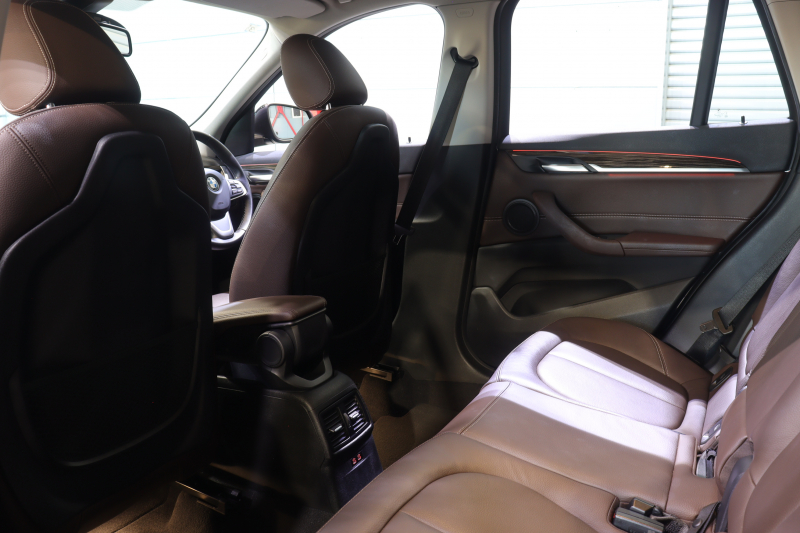 BMW X1 xDrive 18d Xﾗｲﾝ ﾊｲﾗｲﾝ&ｺﾝﾌｫｰﾄP ｱﾄﾞﾊﾞﾝｽﾄﾞｱｸﾃｨﾌﾞSP　中期 ﾀﾞｺﾀﾚｻﾞｰ(ﾓｶ) 第6世代iDriveﾅﾋ ｱｸﾃｨﾌﾞｸﾙｺﾝ ﾍｯﾄﾞｱｯﾌﾟﾃﾞｨｽﾌﾟﾚｲ ｽﾗｲﾃﾞｨﾝｸﾞﾘﾔｼｰﾄ LEDﾍｯﾄﾞﾗｲﾄ 専用ｴｸｽﾃﾘｱ&OP19ｲﾝﾁｱﾙﾐ　2年保証