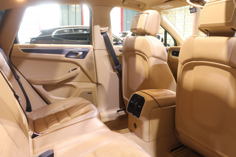 ポルシェ マカン GTS ｽﾎﾟｰﾂｸﾛﾉP　 PASM ｴﾝﾄﾘｰﾄﾞﾗｲﾌﾞ ﾍﾞｰｼﾞｭ半革 ﾊﾟﾉﾗﾏｻﾝﾙｰﾌ PCMﾅﾋﾞ BOSEｻｳﾝﾄﾞ PDLSﾌﾟﾗｽLEDﾍｯﾄﾞｲﾗｲﾄ ｽﾎﾟｰﾂｴｸﾞｿﾞｰｽﾄ ﾚｰﾝﾃﾞｨﾊﾟｰﾁｬｳｫｰﾆﾝｸﾞ ｽﾎﾟｰﾂ+ﾓｰﾄﾞ ｸﾛﾉﾒｰﾀｰ 20ｲﾝﾁRSｽﾊﾟｲﾀﾞｰAW 　2年保証