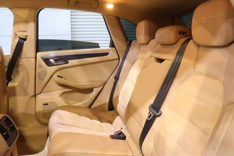 ポルシェ マカン GTS ｽﾎﾟｰﾂｸﾛﾉP　 PASM ｴﾝﾄﾘｰﾄﾞﾗｲﾌﾞ ﾍﾞｰｼﾞｭ半革 ﾊﾟﾉﾗﾏｻﾝﾙｰﾌ PCMﾅﾋﾞ BOSEｻｳﾝﾄﾞ PDLSﾌﾟﾗｽLEDﾍｯﾄﾞｲﾗｲﾄ ｽﾎﾟｰﾂｴｸﾞｿﾞｰｽﾄ ﾚｰﾝﾃﾞｨﾊﾟｰﾁｬｳｫｰﾆﾝｸﾞ ｽﾎﾟｰﾂ+ﾓｰﾄﾞ ｸﾛﾉﾒｰﾀｰ 20ｲﾝﾁRSｽﾊﾟｲﾀﾞｰAW 　2年保証