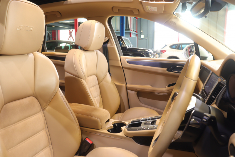 ポルシェ マカン GTS ｽﾎﾟｰﾂｸﾛﾉP　 PASM ｴﾝﾄﾘｰﾄﾞﾗｲﾌﾞ ﾍﾞｰｼﾞｭ半革 ﾊﾟﾉﾗﾏｻﾝﾙｰﾌ PCMﾅﾋﾞ BOSEｻｳﾝﾄﾞ PDLSﾌﾟﾗｽLEDﾍｯﾄﾞｲﾗｲﾄ ｽﾎﾟｰﾂｴｸﾞｿﾞｰｽﾄ ﾚｰﾝﾃﾞｨﾊﾟｰﾁｬｳｫｰﾆﾝｸﾞ ｽﾎﾟｰﾂ+ﾓｰﾄﾞ ｸﾛﾉﾒｰﾀｰ 20ｲﾝﾁRSｽﾊﾟｲﾀﾞｰAW 　2年保証