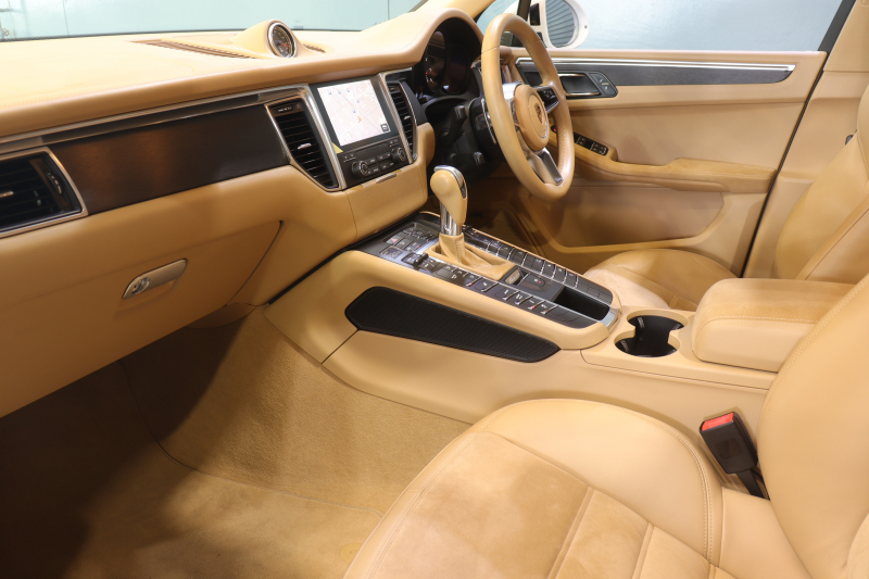 ポルシェ マカン GTS ｽﾎﾟｰﾂｸﾛﾉP　 PASM ｴﾝﾄﾘｰﾄﾞﾗｲﾌﾞ ﾍﾞｰｼﾞｭ半革 ﾊﾟﾉﾗﾏｻﾝﾙｰﾌ PCMﾅﾋﾞ BOSEｻｳﾝﾄﾞ PDLSﾌﾟﾗｽLEDﾍｯﾄﾞｲﾗｲﾄ ｽﾎﾟｰﾂｴｸﾞｿﾞｰｽﾄ ﾚｰﾝﾃﾞｨﾊﾟｰﾁｬｳｫｰﾆﾝｸﾞ ｽﾎﾟｰﾂ+ﾓｰﾄﾞ ｸﾛﾉﾒｰﾀｰ 20ｲﾝﾁRSｽﾊﾟｲﾀﾞｰAW 　2年保証