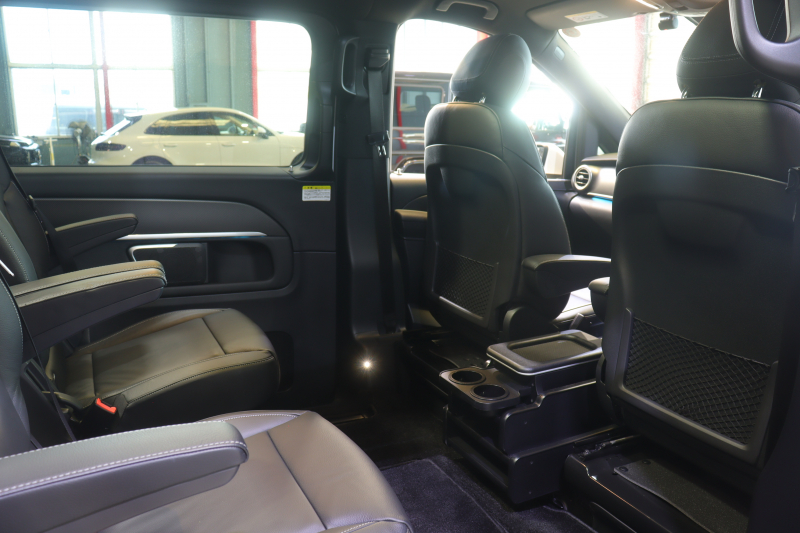 メルセデスベンツ Vクラス V220d ｽﾎﾟｰﾂ ﾛﾝｸﾞ ﾚｰﾀﾞｰSP　黒本革 ﾊﾟﾉﾗﾏｻﾝﾙｰﾌ 8.4ｲﾝﾁﾜｲﾄﾞﾅﾋﾞ Burmesterｻｳﾝﾄﾞ 360ｶﾒﾗ ｱｸﾃｨﾌﾞｸﾙｺﾝ ﾚｰﾝｷｰﾌﾟ ｼｰﾄﾋｰﾀｰ LEDﾍｯﾄﾞﾗｲﾄ AMGｴｱﾛ&19ｲﾝﾁｱﾙﾐﾎｲｰﾙ　2年保証