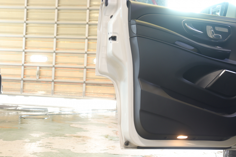 メルセデスベンツ Vクラス V220d ｽﾎﾟｰﾂ ﾛﾝｸﾞ ﾚｰﾀﾞｰSP　黒本革 ﾊﾟﾉﾗﾏｻﾝﾙｰﾌ 8.4ｲﾝﾁﾜｲﾄﾞﾅﾋﾞ Burmesterｻｳﾝﾄﾞ 360ｶﾒﾗ ｱｸﾃｨﾌﾞｸﾙｺﾝ ﾚｰﾝｷｰﾌﾟ ｼｰﾄﾋｰﾀｰ LEDﾍｯﾄﾞﾗｲﾄ AMGｴｱﾛ&19ｲﾝﾁｱﾙﾐﾎｲｰﾙ　2年保証