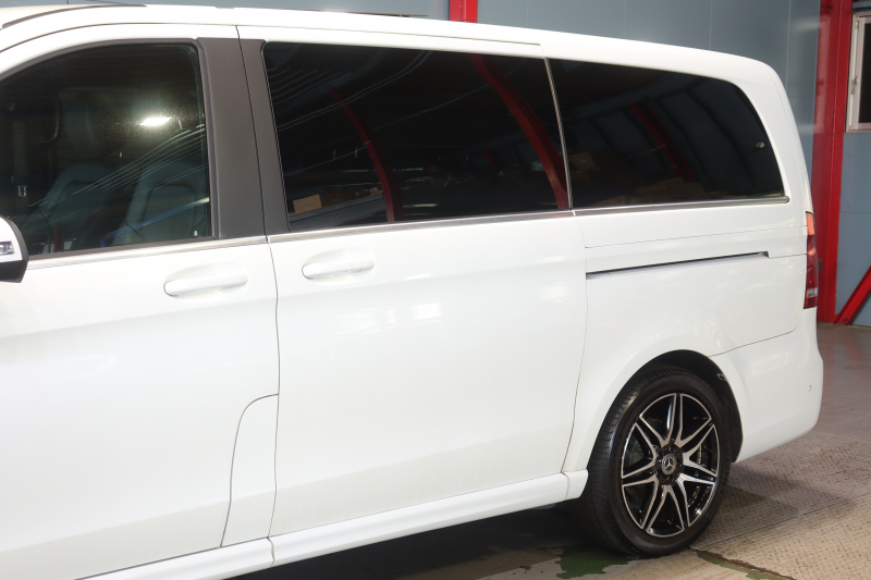 メルセデスベンツ Vクラス V220d ｽﾎﾟｰﾂ ﾛﾝｸﾞ ﾚｰﾀﾞｰSP　黒本革 ﾊﾟﾉﾗﾏｻﾝﾙｰﾌ 8.4ｲﾝﾁﾜｲﾄﾞﾅﾋﾞ Burmesterｻｳﾝﾄﾞ 360ｶﾒﾗ ｱｸﾃｨﾌﾞｸﾙｺﾝ ﾚｰﾝｷｰﾌﾟ ｼｰﾄﾋｰﾀｰ LEDﾍｯﾄﾞﾗｲﾄ AMGｴｱﾛ&19ｲﾝﾁｱﾙﾐﾎｲｰﾙ　2年保証