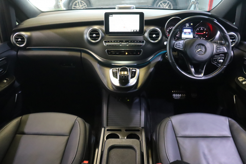 メルセデスベンツ Vクラス V220d ｽﾎﾟｰﾂ ﾛﾝｸﾞ ﾚｰﾀﾞｰSP　黒本革 ﾊﾟﾉﾗﾏｻﾝﾙｰﾌ 8.4ｲﾝﾁﾜｲﾄﾞﾅﾋﾞ Burmesterｻｳﾝﾄﾞ 360ｶﾒﾗ ｱｸﾃｨﾌﾞｸﾙｺﾝ ﾚｰﾝｷｰﾌﾟ ｼｰﾄﾋｰﾀｰ LEDﾍｯﾄﾞﾗｲﾄ AMGｴｱﾛ&19ｲﾝﾁｱﾙﾐﾎｲｰﾙ　2年保証