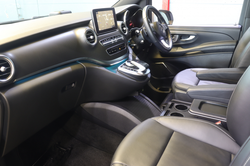 メルセデスベンツ Vクラス V220d ｽﾎﾟｰﾂ ﾛﾝｸﾞ ﾚｰﾀﾞｰSP　黒本革 ﾊﾟﾉﾗﾏｻﾝﾙｰﾌ 8.4ｲﾝﾁﾜｲﾄﾞﾅﾋﾞ Burmesterｻｳﾝﾄﾞ 360ｶﾒﾗ ｱｸﾃｨﾌﾞｸﾙｺﾝ ﾚｰﾝｷｰﾌﾟ ｼｰﾄﾋｰﾀｰ LEDﾍｯﾄﾞﾗｲﾄ AMGｴｱﾛ&19ｲﾝﾁｱﾙﾐﾎｲｰﾙ　2年保証