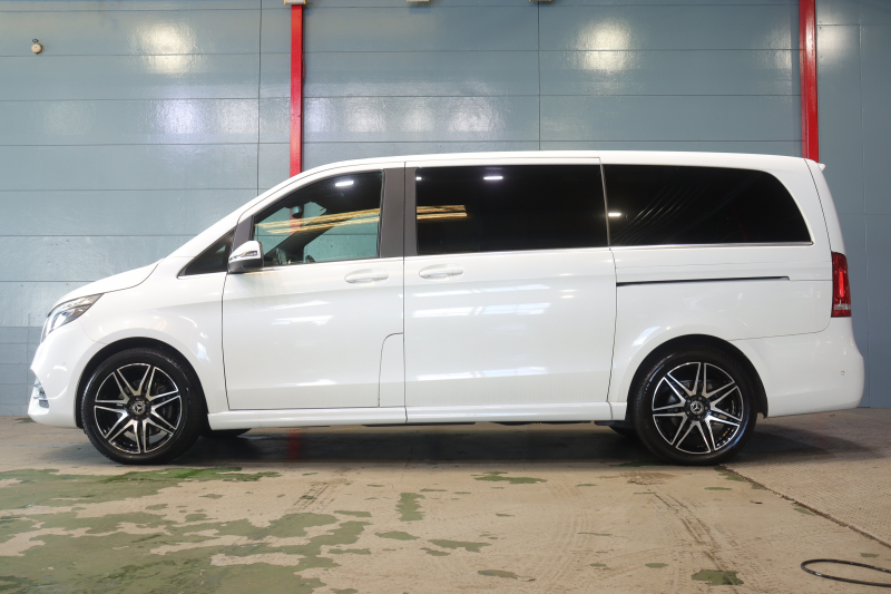 メルセデスベンツ Vクラス V220d ｽﾎﾟｰﾂ ﾛﾝｸﾞ ﾚｰﾀﾞｰSP　黒本革 ﾊﾟﾉﾗﾏｻﾝﾙｰﾌ 8.4ｲﾝﾁﾜｲﾄﾞﾅﾋﾞ Burmesterｻｳﾝﾄﾞ 360ｶﾒﾗ ｱｸﾃｨﾌﾞｸﾙｺﾝ ﾚｰﾝｷｰﾌﾟ ｼｰﾄﾋｰﾀｰ LEDﾍｯﾄﾞﾗｲﾄ AMGｴｱﾛ&19ｲﾝﾁｱﾙﾐﾎｲｰﾙ　2年保証