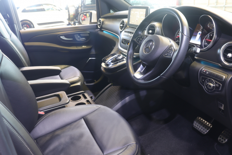 メルセデスベンツ Vクラス V220d ｽﾎﾟｰﾂ ﾛﾝｸﾞ ﾚｰﾀﾞｰSP　黒本革 ﾊﾟﾉﾗﾏｻﾝﾙｰﾌ 8.4ｲﾝﾁﾜｲﾄﾞﾅﾋﾞ Burmesterｻｳﾝﾄﾞ 360ｶﾒﾗ ｱｸﾃｨﾌﾞｸﾙｺﾝ ﾚｰﾝｷｰﾌﾟ ｼｰﾄﾋｰﾀｰ LEDﾍｯﾄﾞﾗｲﾄ AMGｴｱﾛ&19ｲﾝﾁｱﾙﾐﾎｲｰﾙ　2年保証