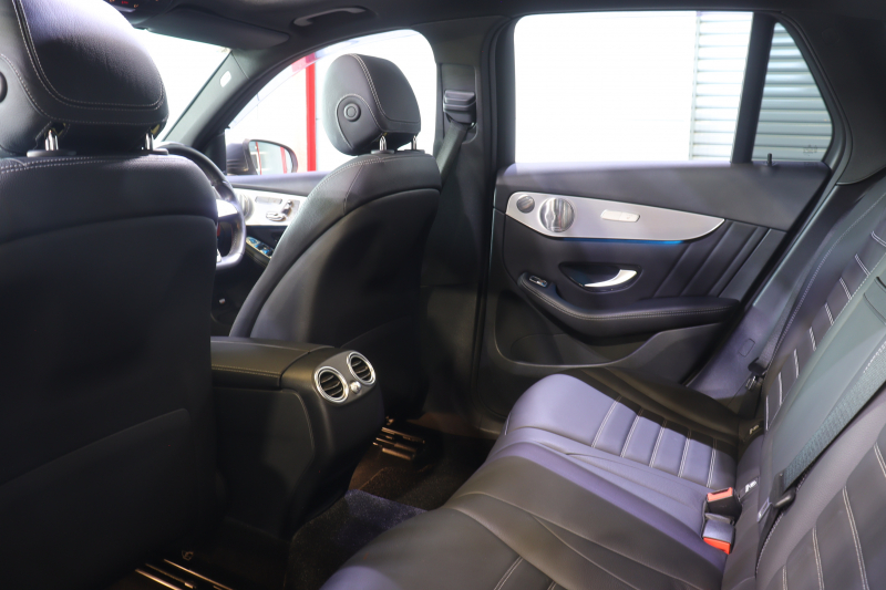 メルセデスベンツ GLC GLC220d 4MATIC ｽﾎﾟｰﾂ 本革仕様 ﾚｰﾀﾞｰSP　本革ｽﾎﾟｰﾂｼｰﾄ(ﾌﾞﾗｯｸ) ﾊﾟﾉﾗﾏｻﾝﾙｰﾌ 8.4ｲﾝﾁﾜｲﾄﾞﾅﾋﾞ Burmesterｻｳﾝﾄﾞ ﾌﾙｾｸﾞTV ﾍｯﾄﾞｱｯﾌﾟﾃﾞｨｽﾌﾟﾚｲ LEDﾍｯﾄﾞﾗｲﾄ ｱﾝﾋﾞｴﾝﾄﾗｲﾄ 自動ﾘｱｹﾞｰﾄ AMGｴｱﾛ&19ｲﾝﾁｱﾙﾐ　2年保証