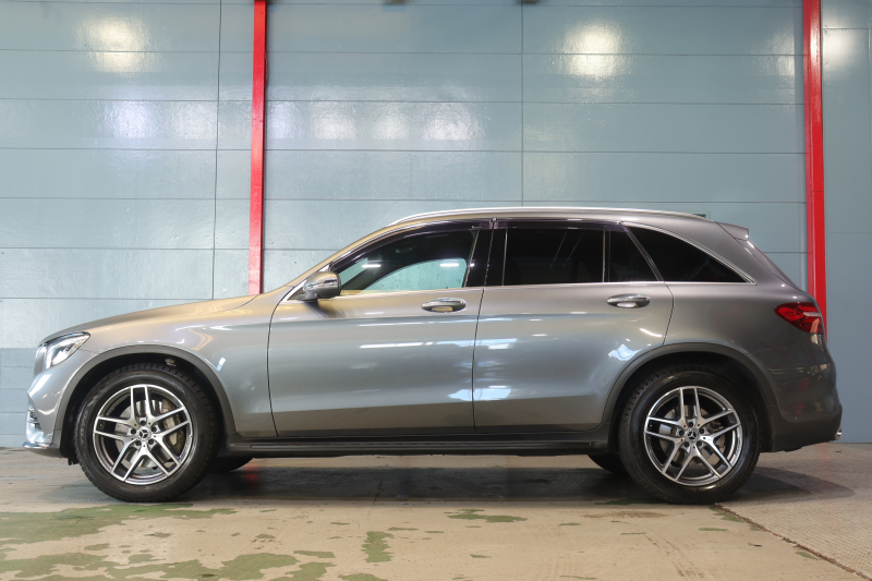 メルセデスベンツ GLC GLC220d 4MATIC ｽﾎﾟｰﾂ 本革仕様 ﾚｰﾀﾞｰSP　本革ｽﾎﾟｰﾂｼｰﾄ(ﾌﾞﾗｯｸ) ﾊﾟﾉﾗﾏｻﾝﾙｰﾌ 8.4ｲﾝﾁﾜｲﾄﾞﾅﾋﾞ Burmesterｻｳﾝﾄﾞ ﾌﾙｾｸﾞTV ﾍｯﾄﾞｱｯﾌﾟﾃﾞｨｽﾌﾟﾚｲ LEDﾍｯﾄﾞﾗｲﾄ ｱﾝﾋﾞｴﾝﾄﾗｲﾄ 自動ﾘｱｹﾞｰﾄ AMGｴｱﾛ&19ｲﾝﾁｱﾙﾐ　2年保証