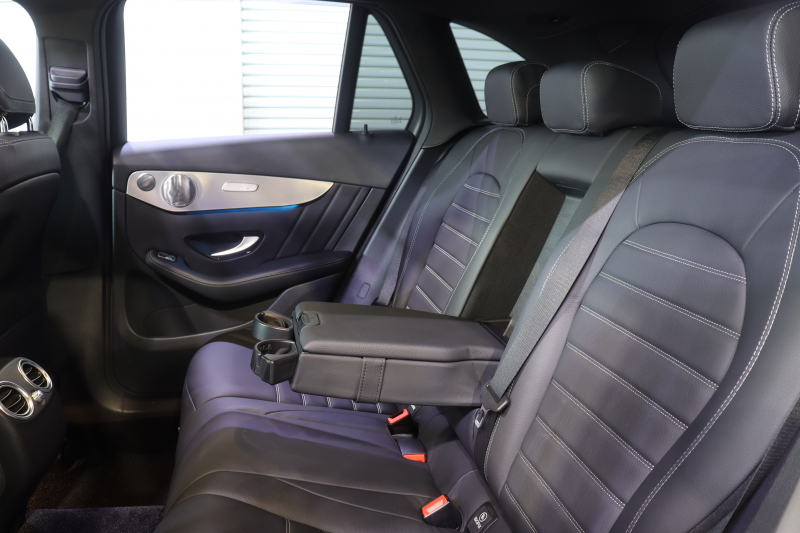 メルセデスベンツ GLC GLC220d 4MATIC ｽﾎﾟｰﾂ 本革仕様 ﾚｰﾀﾞｰSP　本革ｽﾎﾟｰﾂｼｰﾄ(ﾌﾞﾗｯｸ) ﾊﾟﾉﾗﾏｻﾝﾙｰﾌ 8.4ｲﾝﾁﾜｲﾄﾞﾅﾋﾞ Burmesterｻｳﾝﾄﾞ ﾌﾙｾｸﾞTV ﾍｯﾄﾞｱｯﾌﾟﾃﾞｨｽﾌﾟﾚｲ LEDﾍｯﾄﾞﾗｲﾄ ｱﾝﾋﾞｴﾝﾄﾗｲﾄ 自動ﾘｱｹﾞｰﾄ AMGｴｱﾛ&19ｲﾝﾁｱﾙﾐ　2年保証