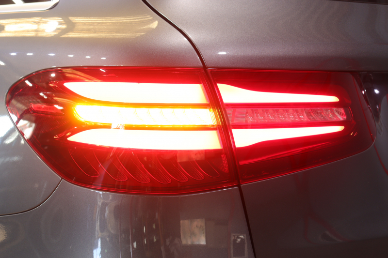 メルセデスベンツ GLC GLC220d 4MATIC ｽﾎﾟｰﾂ 本革仕様 ﾚｰﾀﾞｰSP　本革ｽﾎﾟｰﾂｼｰﾄ(ﾌﾞﾗｯｸ) ﾊﾟﾉﾗﾏｻﾝﾙｰﾌ 8.4ｲﾝﾁﾜｲﾄﾞﾅﾋﾞ Burmesterｻｳﾝﾄﾞ ﾌﾙｾｸﾞTV ﾍｯﾄﾞｱｯﾌﾟﾃﾞｨｽﾌﾟﾚｲ LEDﾍｯﾄﾞﾗｲﾄ ｱﾝﾋﾞｴﾝﾄﾗｲﾄ 自動ﾘｱｹﾞｰﾄ AMGｴｱﾛ&19ｲﾝﾁｱﾙﾐ　2年保証