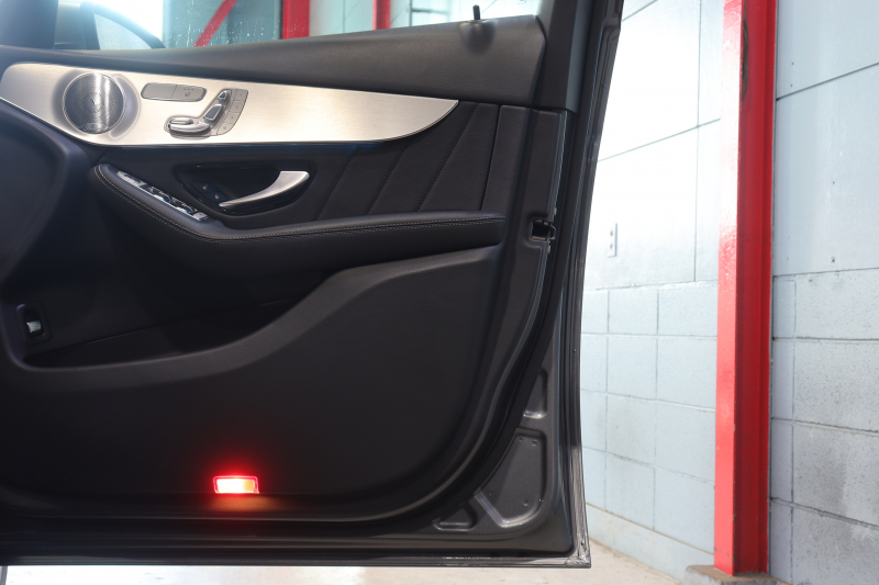 メルセデスベンツ GLC GLC220d 4MATIC ｽﾎﾟｰﾂ 本革仕様 ﾚｰﾀﾞｰSP　本革ｽﾎﾟｰﾂｼｰﾄ(ﾌﾞﾗｯｸ) ﾊﾟﾉﾗﾏｻﾝﾙｰﾌ 8.4ｲﾝﾁﾜｲﾄﾞﾅﾋﾞ Burmesterｻｳﾝﾄﾞ ﾌﾙｾｸﾞTV ﾍｯﾄﾞｱｯﾌﾟﾃﾞｨｽﾌﾟﾚｲ LEDﾍｯﾄﾞﾗｲﾄ ｱﾝﾋﾞｴﾝﾄﾗｲﾄ 自動ﾘｱｹﾞｰﾄ AMGｴｱﾛ&19ｲﾝﾁｱﾙﾐ　2年保証