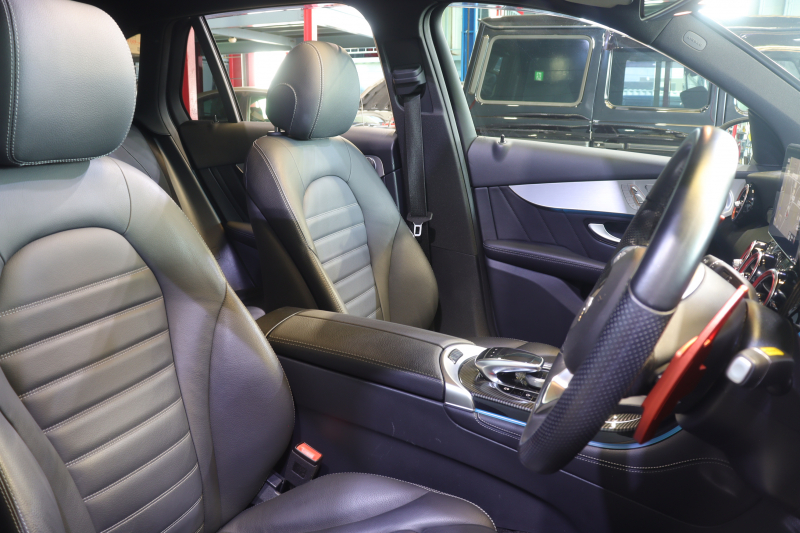 メルセデスベンツ GLC GLC220d 4MATIC ｽﾎﾟｰﾂ 本革仕様 ﾚｰﾀﾞｰSP　本革ｽﾎﾟｰﾂｼｰﾄ(ﾌﾞﾗｯｸ) ﾊﾟﾉﾗﾏｻﾝﾙｰﾌ 8.4ｲﾝﾁﾜｲﾄﾞﾅﾋﾞ Burmesterｻｳﾝﾄﾞ ﾌﾙｾｸﾞTV ﾍｯﾄﾞｱｯﾌﾟﾃﾞｨｽﾌﾟﾚｲ LEDﾍｯﾄﾞﾗｲﾄ ｱﾝﾋﾞｴﾝﾄﾗｲﾄ 自動ﾘｱｹﾞｰﾄ AMGｴｱﾛ&19ｲﾝﾁｱﾙﾐ　2年保証