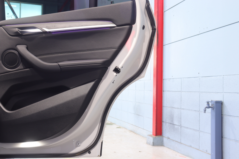 BMW X1 xDrive 20i Xﾗｲﾝ ｾﾚｸﾄ&ﾊｲﾗｲﾝ&ｺﾝﾌｫｰﾄP ｱﾄﾞﾊﾞﾝｽﾄﾞｱｸﾃｨﾌﾞSP　1ｵｰﾅｰ 後期 ﾀﾞｺﾀﾚｻﾞｰ(ﾌﾞﾗｯｸ) ﾊﾟﾉﾗﾏｻﾝﾙｰﾌ 第6世代iDriveﾅﾋﾞ HiFiｽﾋﾟｰｶｰ ｱｸﾃｨﾌﾞｸﾙｺﾝ ﾍｯﾄﾞｱｯﾌﾟﾃﾞｨｽﾌﾟﾚｲ 専用ｴｸｽﾃﾘｱ 有償色　2年保証