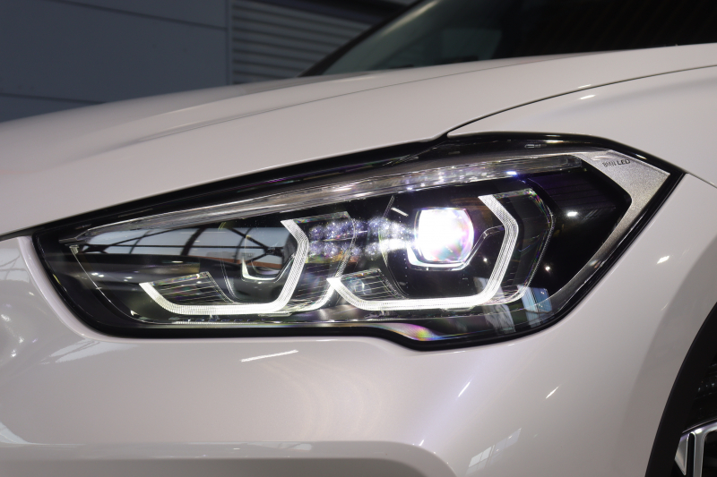 BMW X1 xDrive 20i Xﾗｲﾝ ｾﾚｸﾄ&ﾊｲﾗｲﾝ&ｺﾝﾌｫｰﾄP ｱﾄﾞﾊﾞﾝｽﾄﾞｱｸﾃｨﾌﾞSP　1ｵｰﾅｰ 後期 ﾀﾞｺﾀﾚｻﾞｰ(ﾌﾞﾗｯｸ) ﾊﾟﾉﾗﾏｻﾝﾙｰﾌ 第6世代iDriveﾅﾋﾞ HiFiｽﾋﾟｰｶｰ ｱｸﾃｨﾌﾞｸﾙｺﾝ ﾍｯﾄﾞｱｯﾌﾟﾃﾞｨｽﾌﾟﾚｲ 専用ｴｸｽﾃﾘｱ 有償色　2年保証