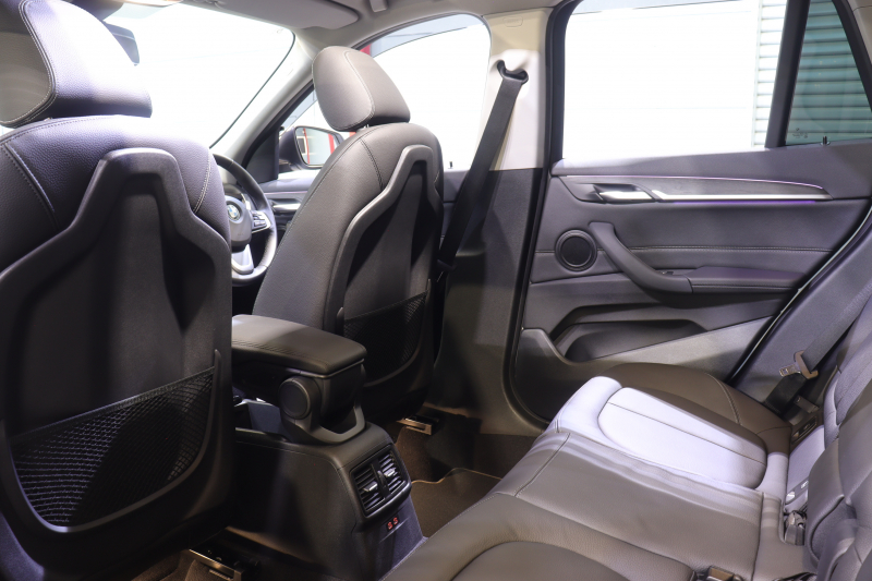 BMW X1 xDrive 20i Xﾗｲﾝ ｾﾚｸﾄ&ﾊｲﾗｲﾝ&ｺﾝﾌｫｰﾄP ｱﾄﾞﾊﾞﾝｽﾄﾞｱｸﾃｨﾌﾞSP　1ｵｰﾅｰ 後期 ﾀﾞｺﾀﾚｻﾞｰ(ﾌﾞﾗｯｸ) ﾊﾟﾉﾗﾏｻﾝﾙｰﾌ 第6世代iDriveﾅﾋﾞ HiFiｽﾋﾟｰｶｰ ｱｸﾃｨﾌﾞｸﾙｺﾝ ﾍｯﾄﾞｱｯﾌﾟﾃﾞｨｽﾌﾟﾚｲ 専用ｴｸｽﾃﾘｱ 有償色　2年保証