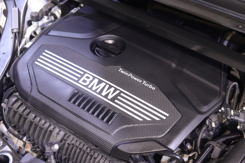 BMW X1 xDrive 20i Xﾗｲﾝ ｾﾚｸﾄ&ﾊｲﾗｲﾝ&ｺﾝﾌｫｰﾄP ｱﾄﾞﾊﾞﾝｽﾄﾞｱｸﾃｨﾌﾞSP　1ｵｰﾅｰ 後期 ﾀﾞｺﾀﾚｻﾞｰ(ﾌﾞﾗｯｸ) ﾊﾟﾉﾗﾏｻﾝﾙｰﾌ 第6世代iDriveﾅﾋﾞ HiFiｽﾋﾟｰｶｰ ｱｸﾃｨﾌﾞｸﾙｺﾝ ﾍｯﾄﾞｱｯﾌﾟﾃﾞｨｽﾌﾟﾚｲ 専用ｴｸｽﾃﾘｱ 有償色　2年保証