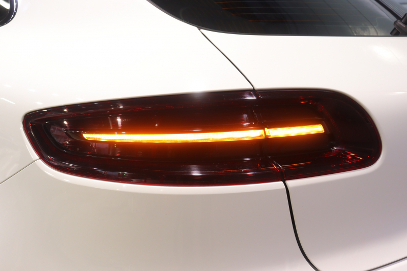 ポルシェ マカン GTS ｽﾎﾟｰﾂｸﾛﾉP　1ｵｰﾅｰ PASM ﾂｰﾄﾝﾚｻﾞｰｲﾝﾃﾘｱ(ﾚｯﾄﾞ/ﾌﾞﾗｯｸ) PCMﾅﾋﾞ CarPlay ﾊﾞｯｸｶﾒﾗ ｼｰﾄﾋｰﾀｰ ﾚｰﾝﾃﾞｨﾊﾟｰﾁｬｳｫｰﾆﾝｸﾞ ｷｾﾉﾝ 20ｲﾝﾁRSｽﾊﾟｲﾀﾞｰAW ｶﾗｰｸﾚｽﾄ　2年保証